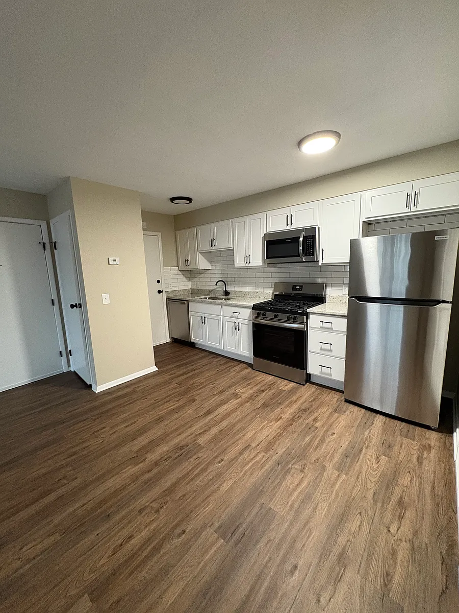 Building Photo - 12001 Marguerite Ave #2