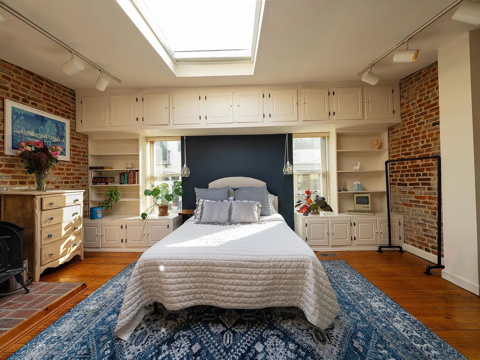 1 bed, 700 sqft, $4,300 — Photo 2