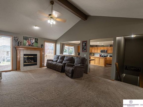 5th image of 3713 Helwig Ave