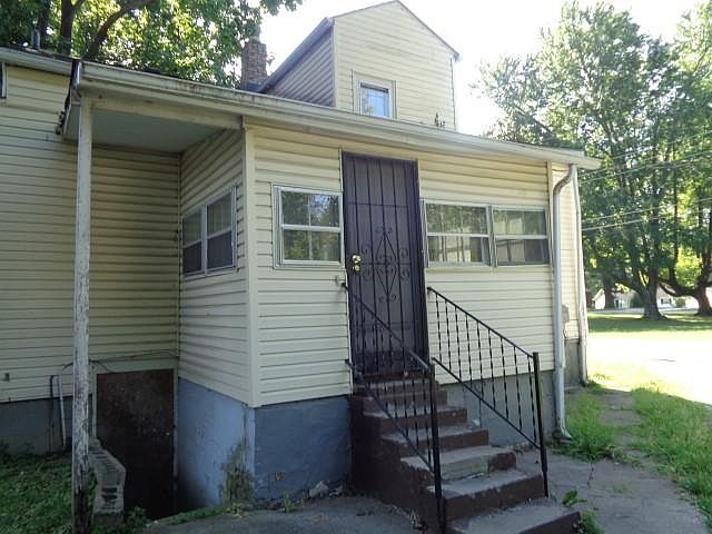2nd image of 4516 Hillside Dr
