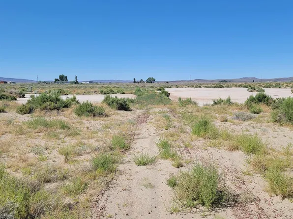 3590 E 9th St, Silver Springs, NV 89429