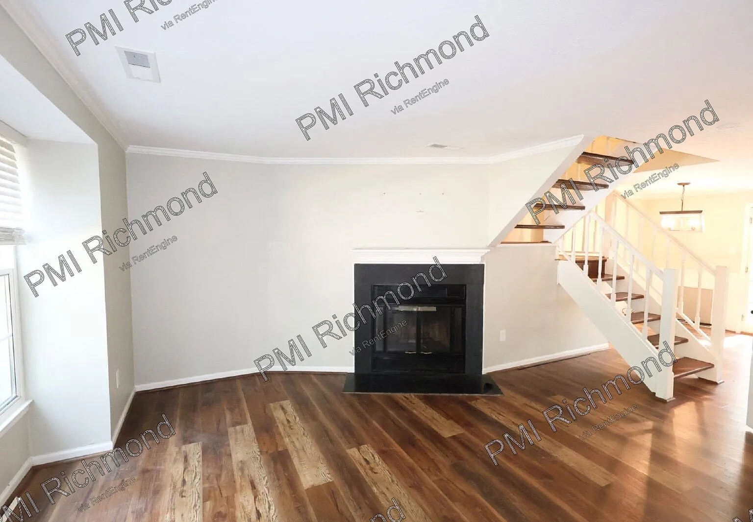 3 bed, 1.5 bath, 1120 sqft, $1,700 — Photo 2