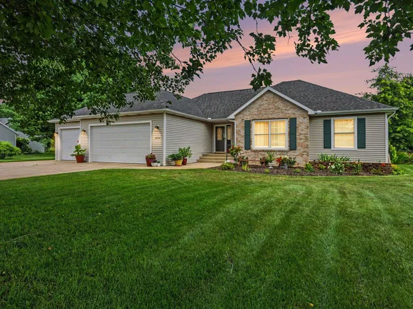 46820 Woodfield Dr, Mattawan, MI 49071