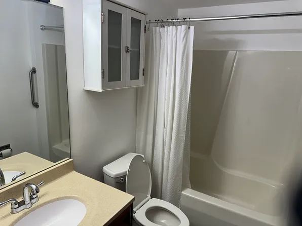 2718 Alder Creek Dr S, North Tonawanda, NY