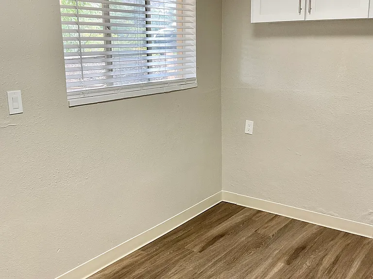 This cozy space offers charm with its beautiful hardwood floors and soothing natural light. This cozy space offers charm with its beautiful hardwood floors and soothing natural light.