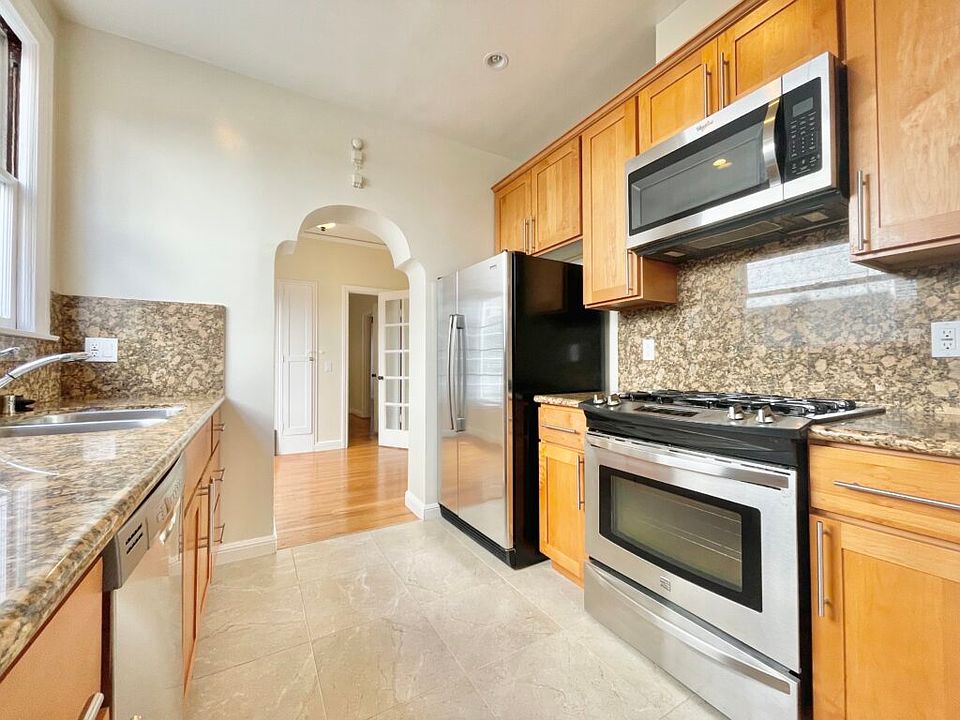 1st image of 2245 Beach St APT 3