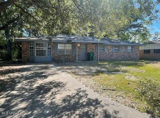 513 W Tracy St, Gulfport, MS 39503