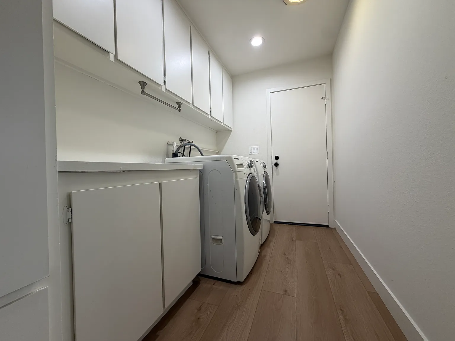 4 bed, 2034 sqft, $5,400 — Photo 2