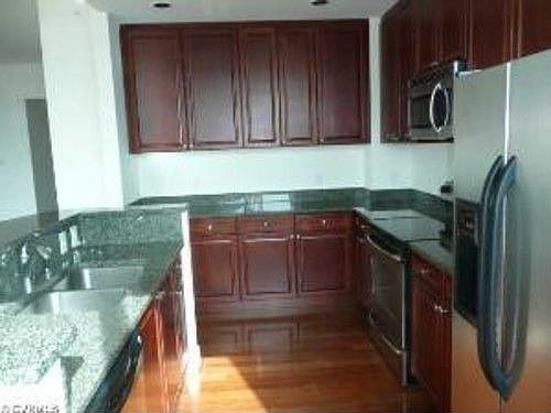 4th image of 301 Virginia St Unit 1403
