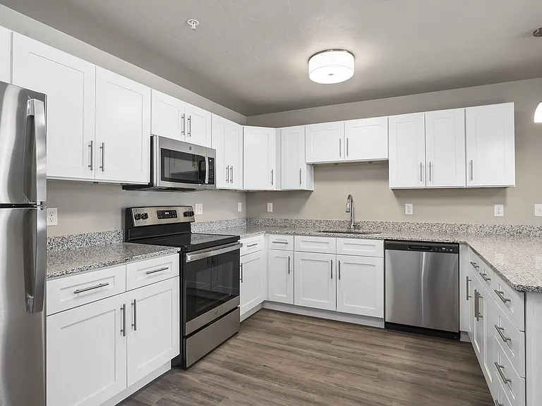 Stillwater Crossing Apartments — Photo 41