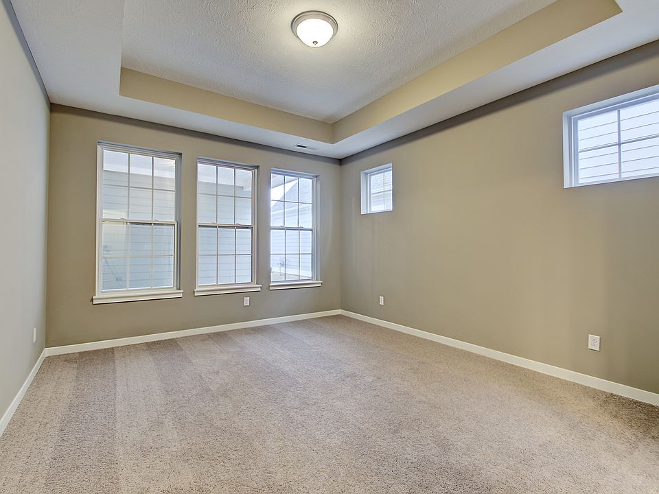 Main level master with tray ceiling