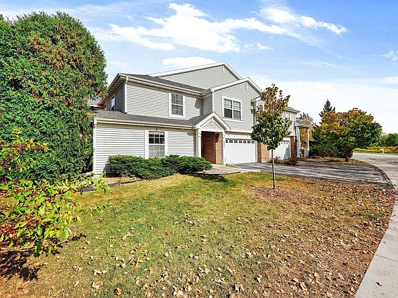 3rd image of 4853 Poplar Creek Dr
