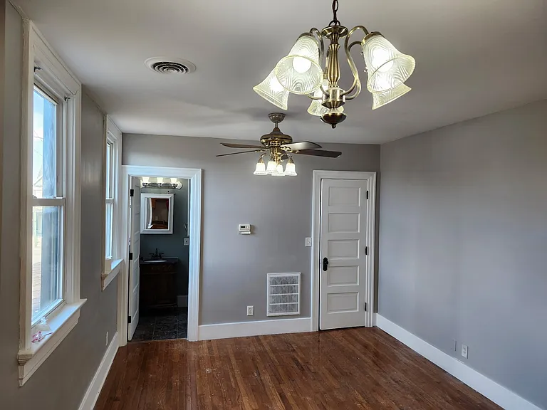 1804 E 3rd St #1804 F — Photo 5