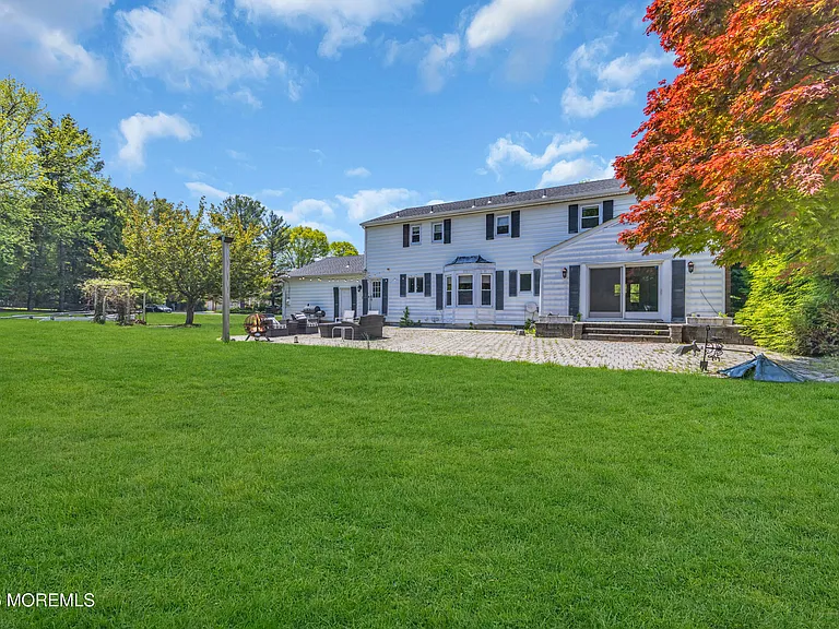 25 Surrey Ln — Photo 41