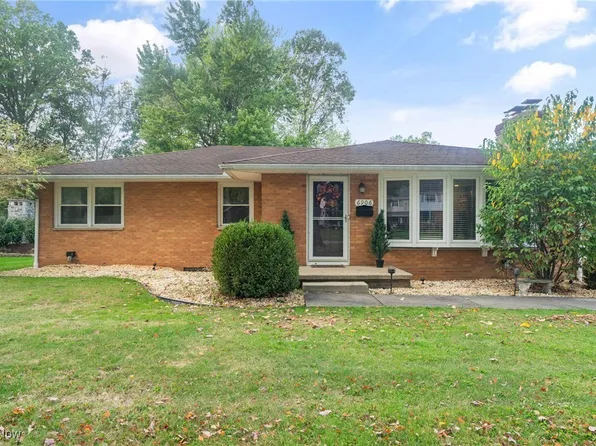 6906 Blue Ridge Dr, Poland, OH 44514