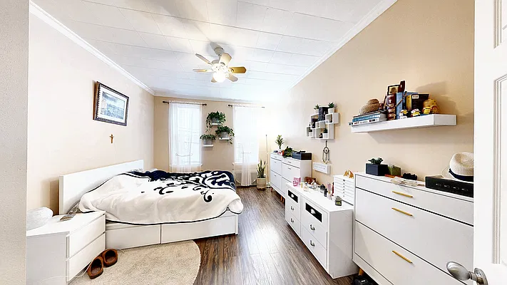 Rented by Trademarko Realty Inc | media 1