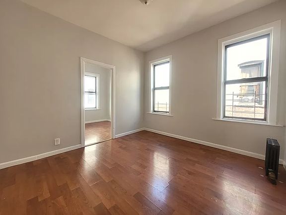 3rd image of 117 Sherman Ave APT 3