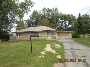 853 E Hart Rd, Beloit, WI 53511
