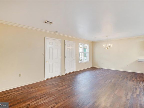 4th image of 35 Hagarman Dr