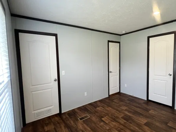2156 James Boswell Rd Trailer 102, Burlington, NC 27217