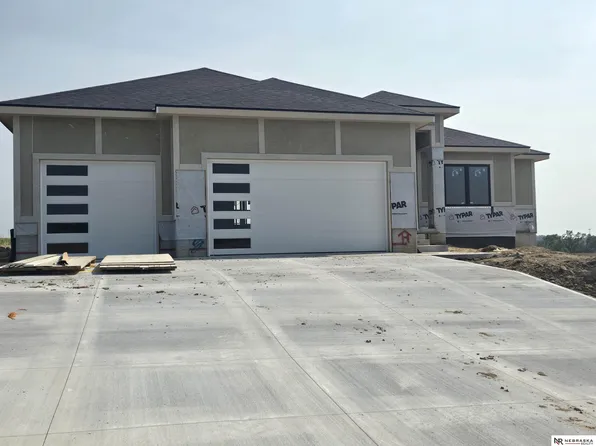 16127 Belling St, Bennington, NE 68007