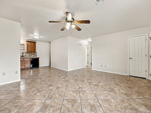 5th image of 804 S 12th St
