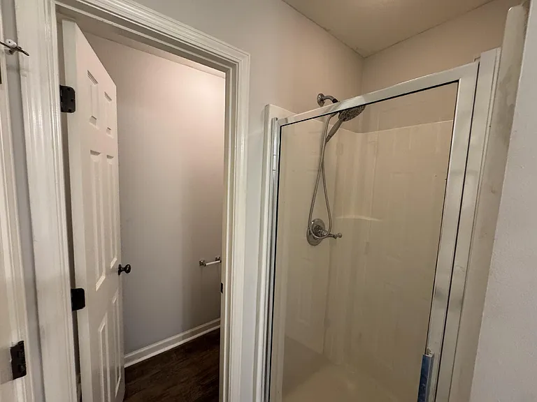 5901 Southwood Pkwy — Photo 15