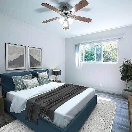 340 N Palm Dr #7 — Photo 2