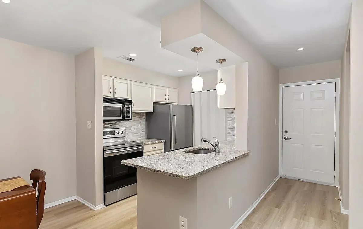 1 bed, 500 sqft, $1,500 — Photo 2