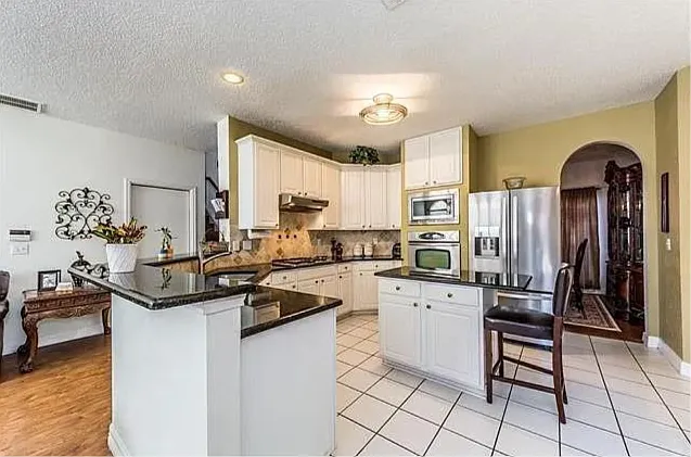 1612 Chester Dr — Photo 3