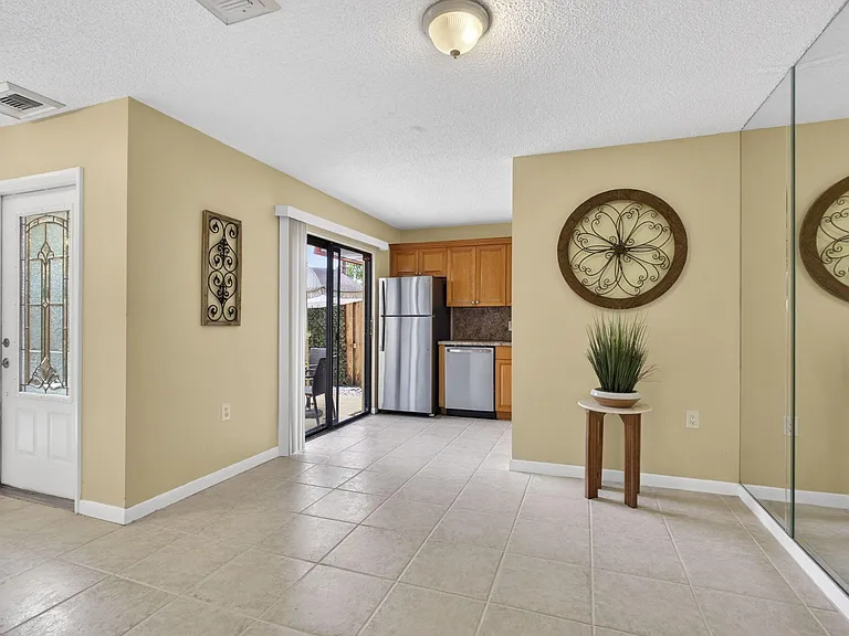 3345 Meridian Way N #C — Photo 15