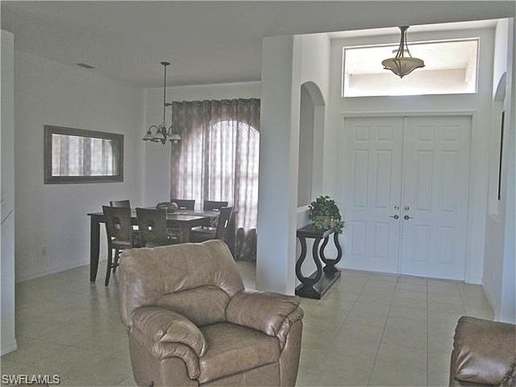 3rd image of 2485 Desoto Blvd N