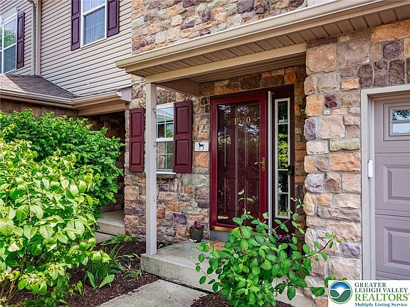 3rd image of 1520 Deena Dr