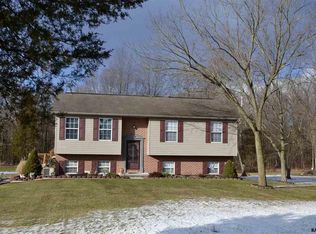 236 Drummer Dr, New Oxford, PA 17350