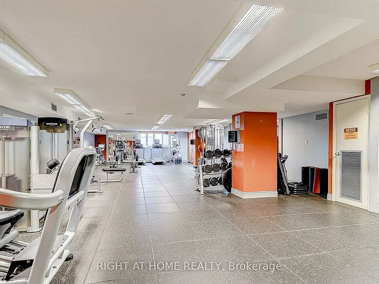 360 Bloor St E #411 — Photo 28