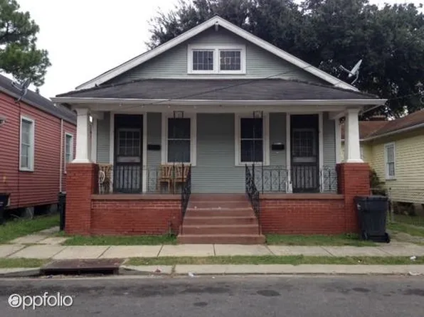 1707 Rousselin Dr, New Orleans, LA 70119