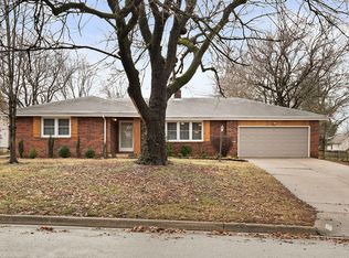 3020 E Rocklyn Rd, Springfield, MO 65804