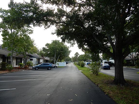 5th image of 3982 El Camino Ct
