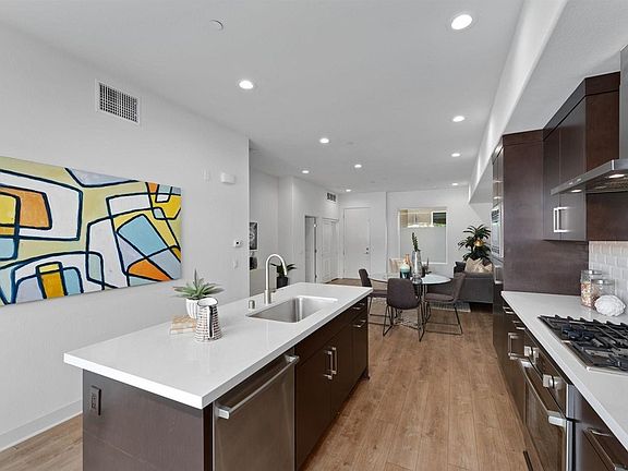 4th image of 5702 La Jolla Blvd Unit 208