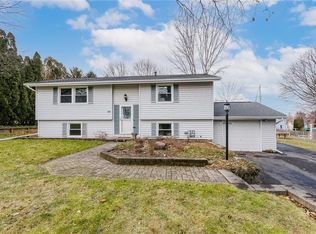 60 Hillside Dr, Spencerport, NY 14559