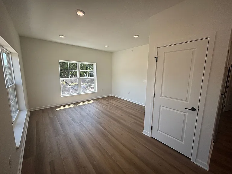 Parkway Heights — Photo 10