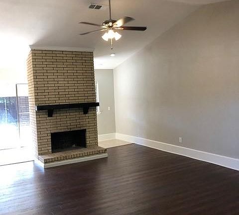 2nd image of 2925 Concord Dr