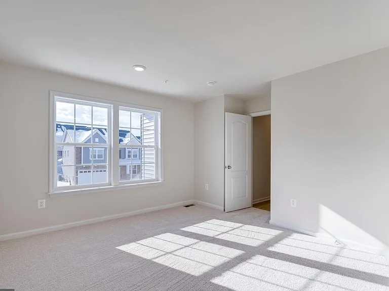 10810 Meridian Hill Way — Photo 18