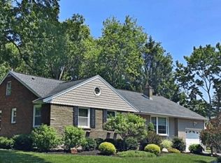 60 Miles Standish Rd, Schenectady, NY 12306