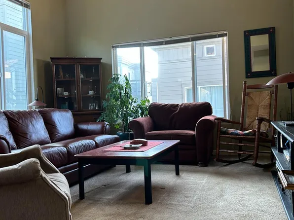 406 Carl St #B, San Francisco, CA 94117