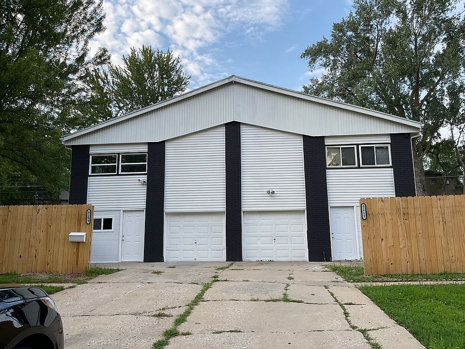 1st image of 9209 W 83rd St