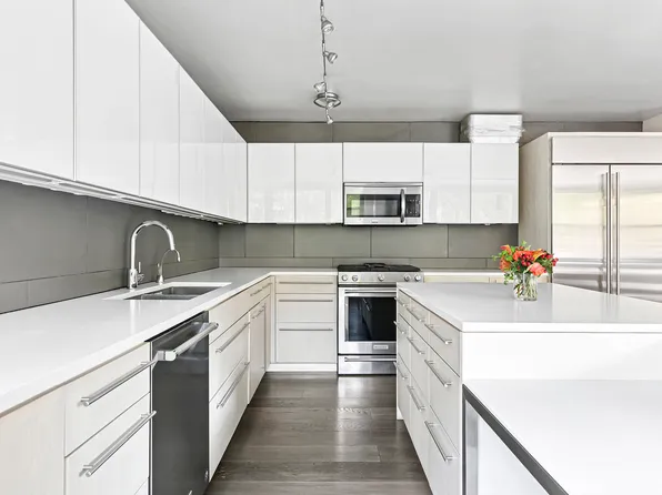 200 East 90th Street 2GH image 3 of 12