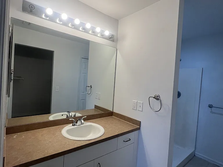 936 Eisenhower Blvd — Photo 9