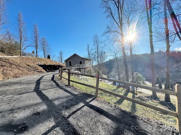 78 Rio Bravo Dr, Sylva, NC 28779