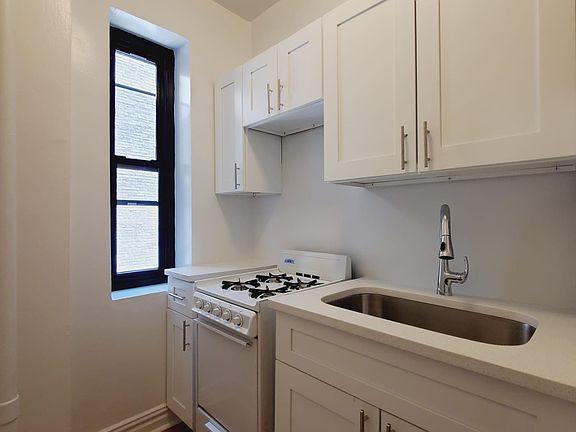 2nd image of 101 Cooper St APT 5L